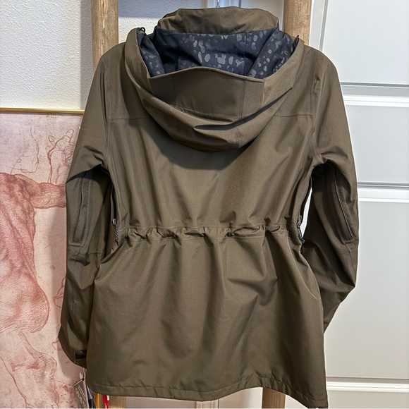 Volcom Ski Jacket - Picture 2 of 4